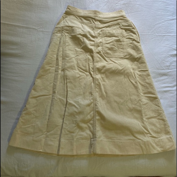Uniqlo cream corduroy midi skirt with pockets - Picture 2 of 4